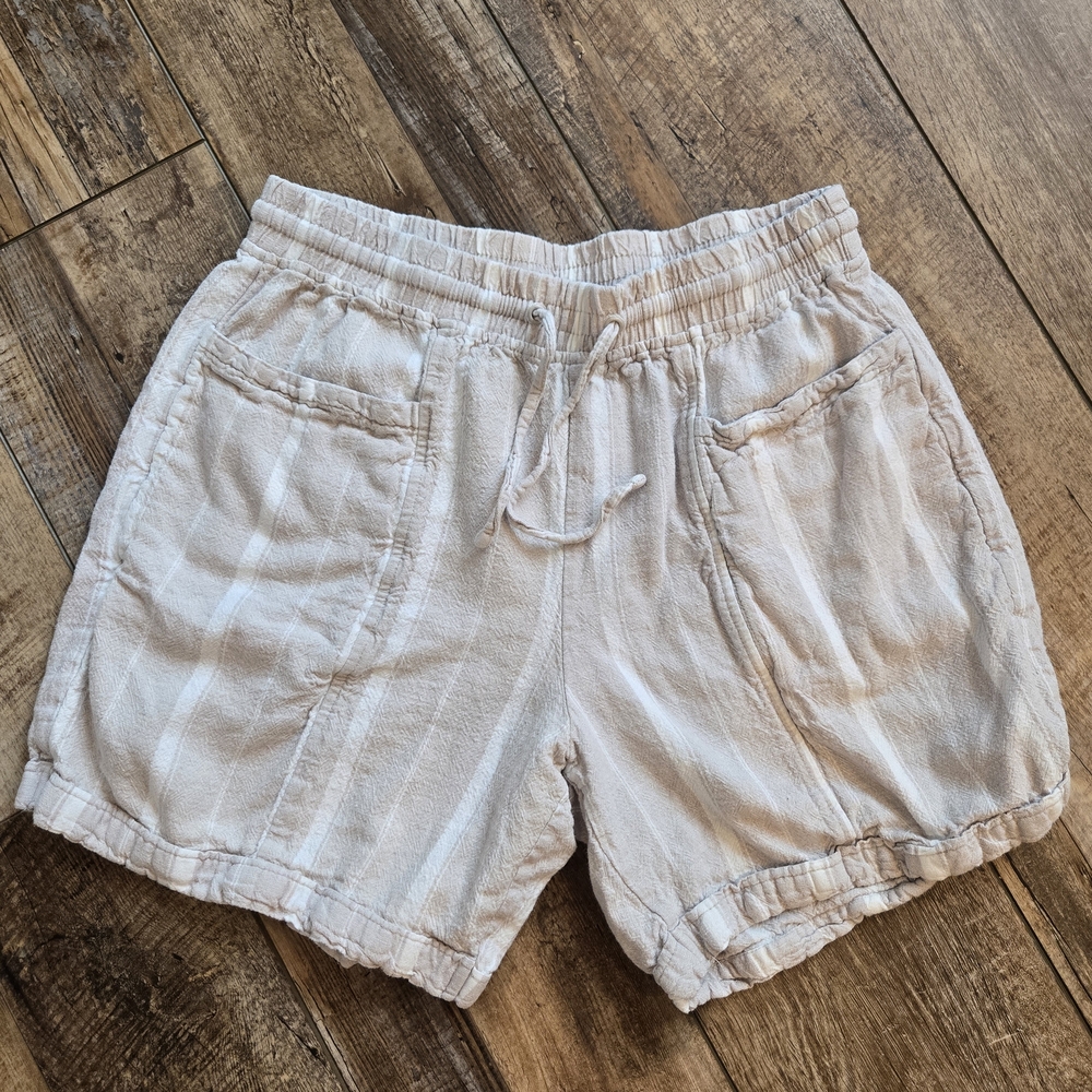 Gloria Vanderbilt Women’s Medium Striped Linen Blend Pull-On Shorts Beige